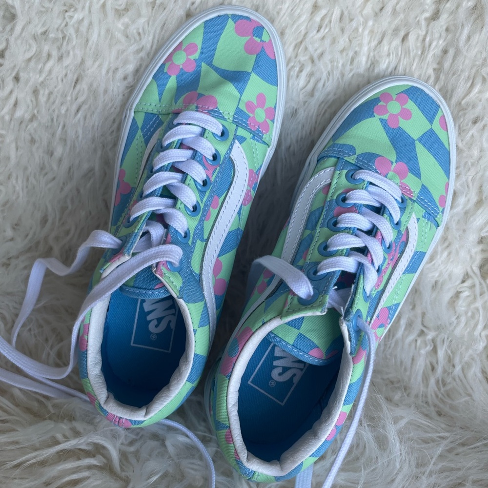 Cute VANS sneaker in limited edition design